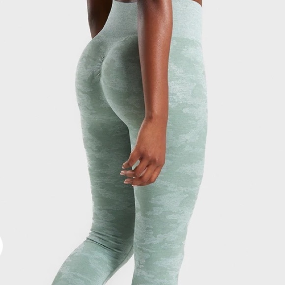 Gymshark Camo Seamless leggings . SAGE GREEN. - Picture 2 of 6